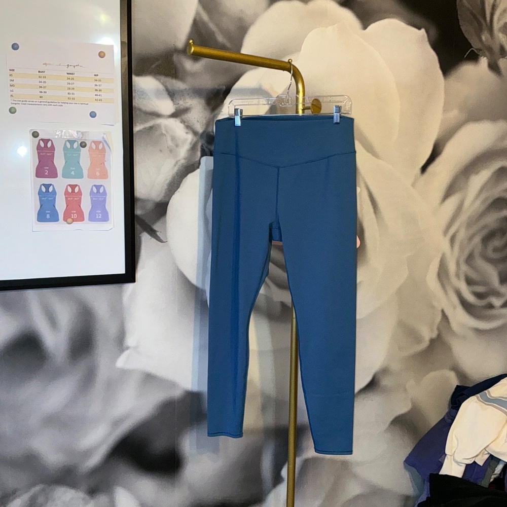 Vuori XL NWOT Leggings $120 Retail!! - Picture 2 of 3